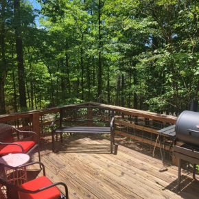 NEW, Spacious Corner Lot Beautiful Cottage